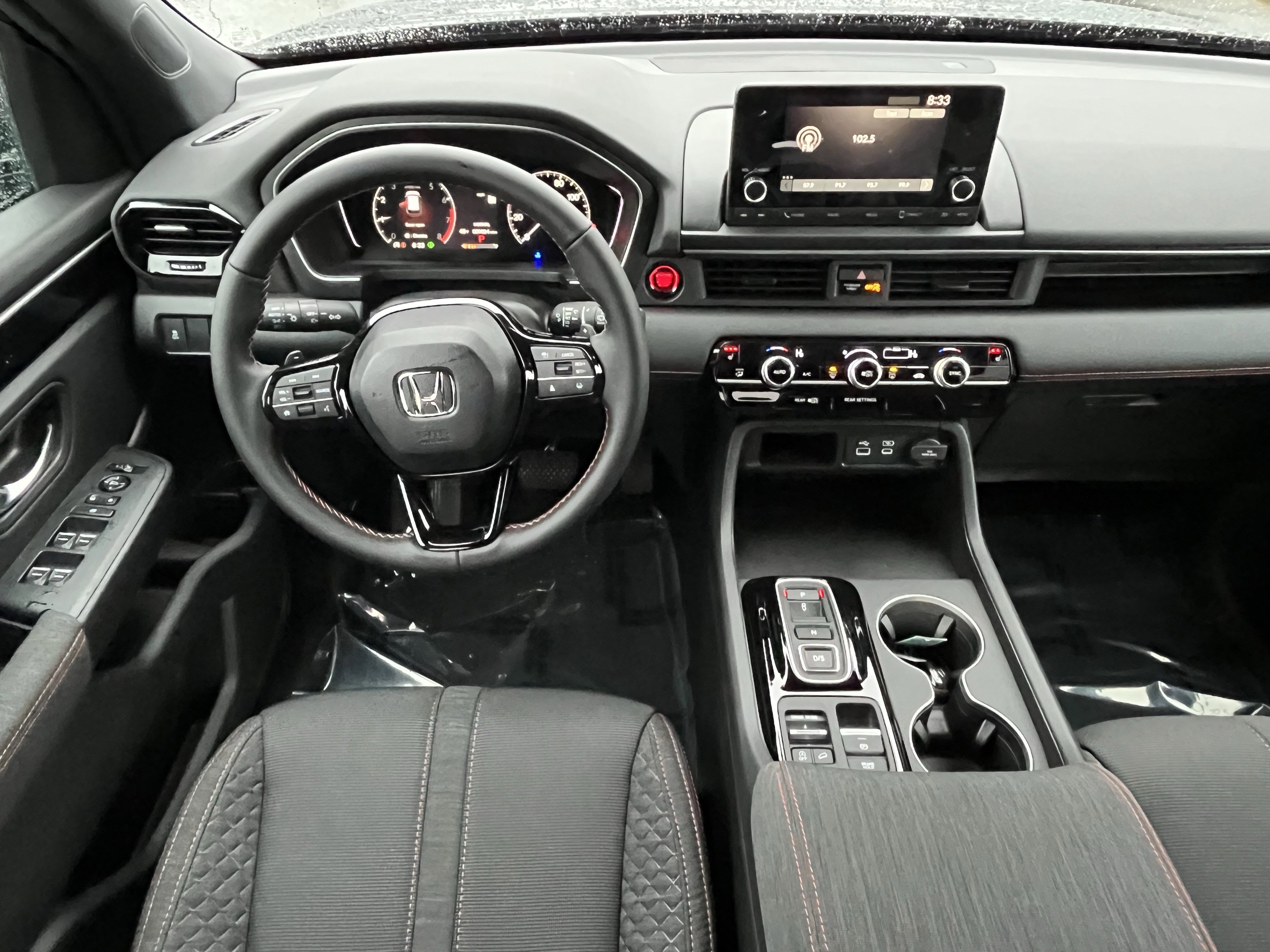 Used 2025 Honda Pilot Sport image 11