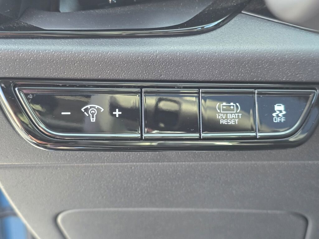Used 2024 Kia Niro EX Touring image 27