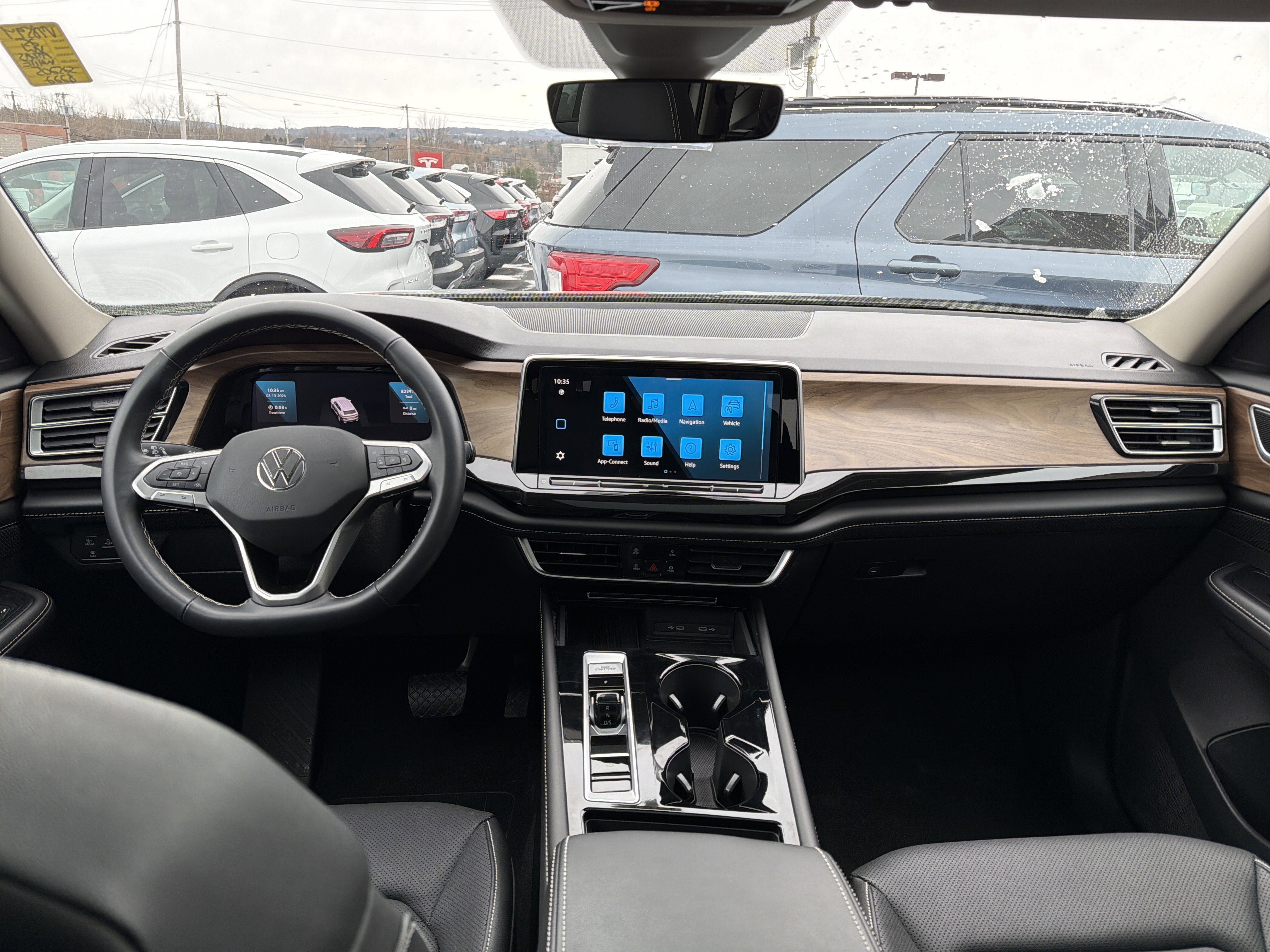 Used 2025 Volkswagen Atlas SE w/ Panoramic Sunroof Package image 10