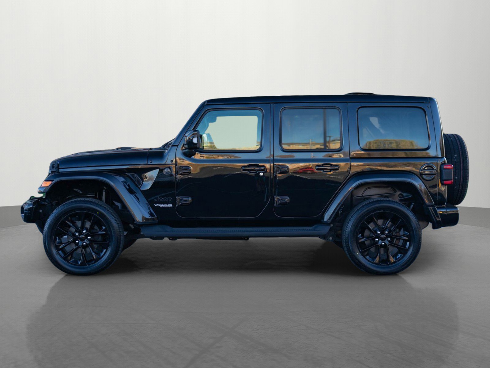 Used 2022 Jeep Wrangler Unlimited Sahara image 4