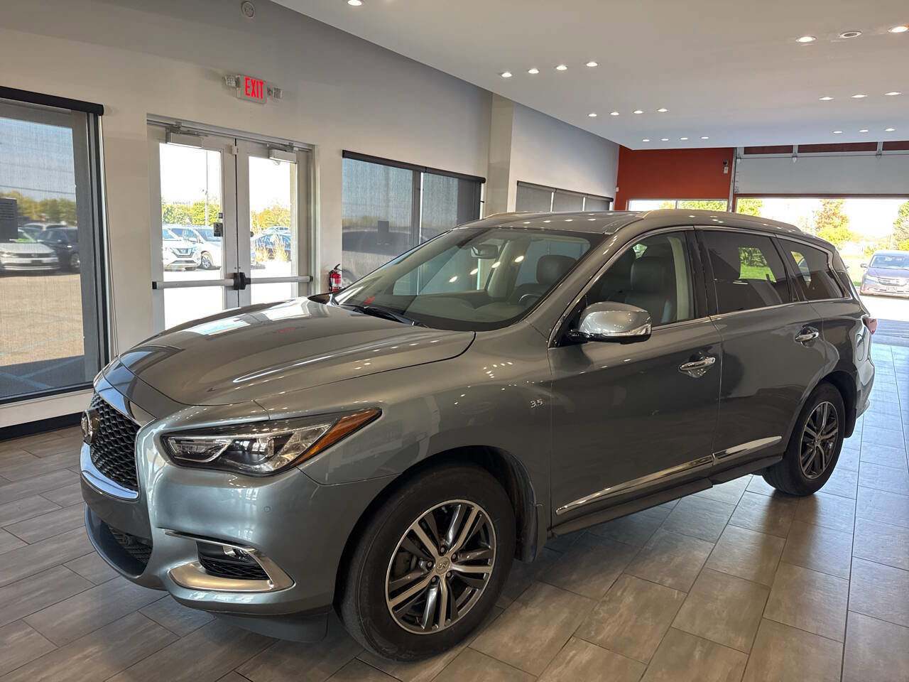 Used 2017 INFINITI QX60 FWD w/ Premium Plus Package image 7