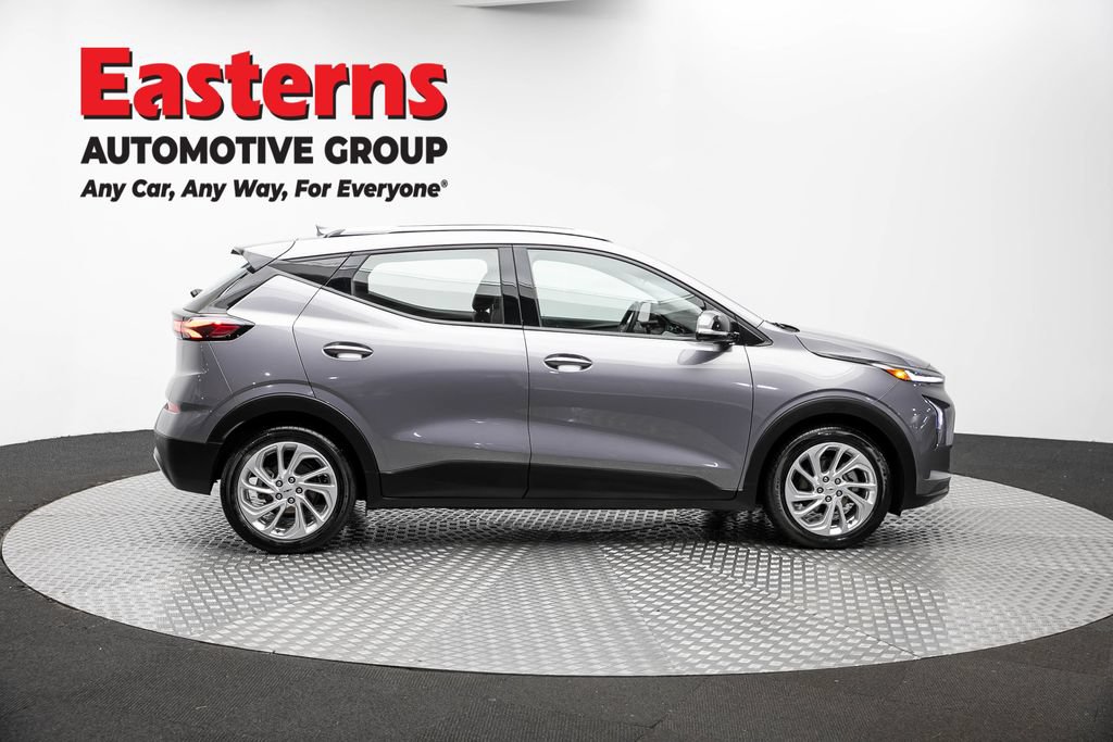 Used 2023 Chevrolet Bolt EUV LT w/ Driver Confidence Package FWD image 4