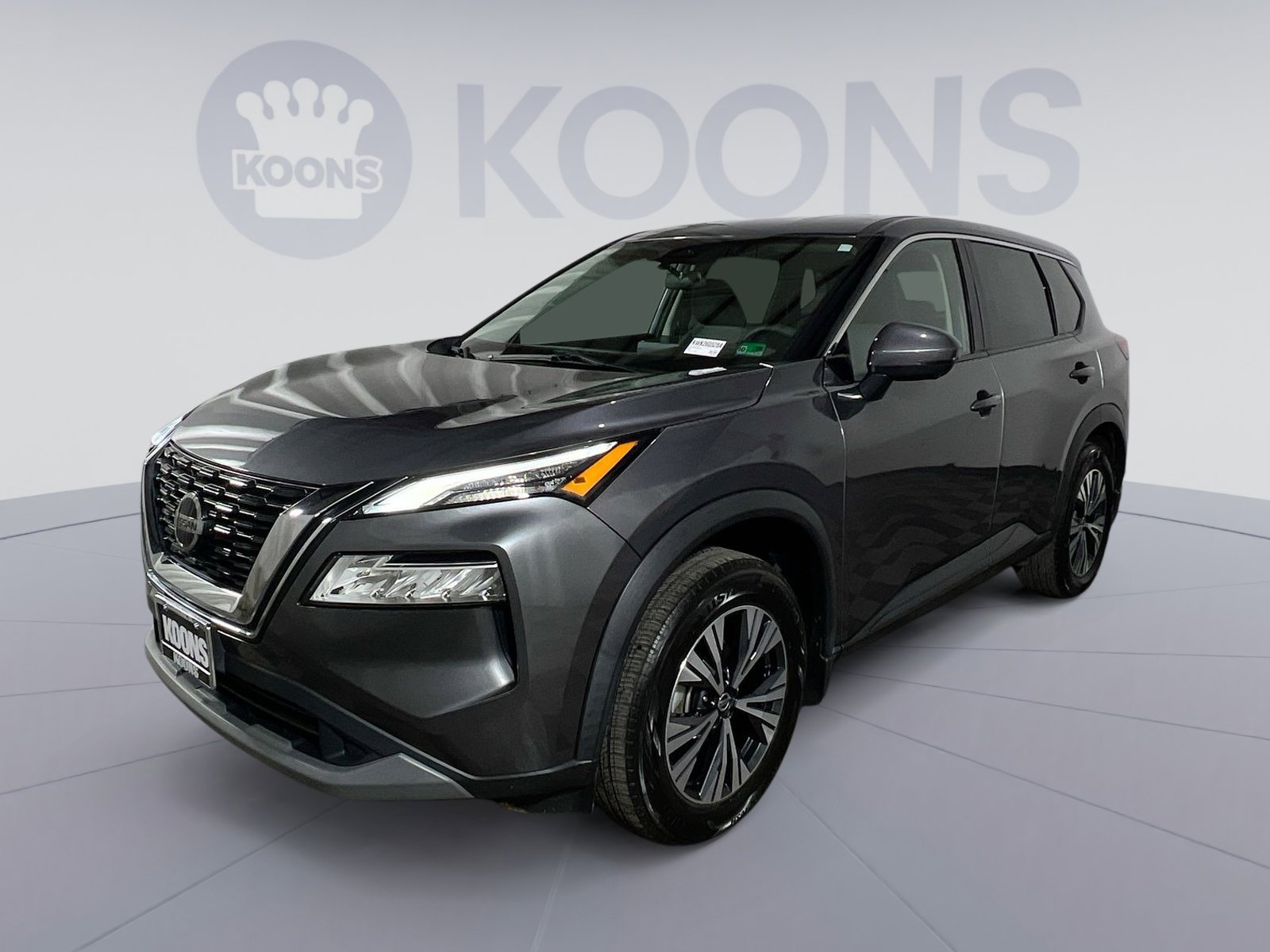 Used 2021 Nissan Rogue SV image 1
