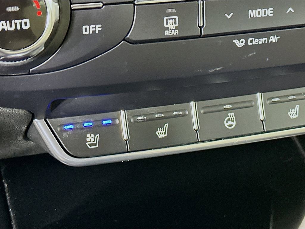 Used 2017 Kia Sorento SX image 21