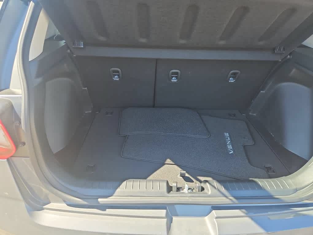 Used 2026 Hyundai Venue SEL FWD image 9