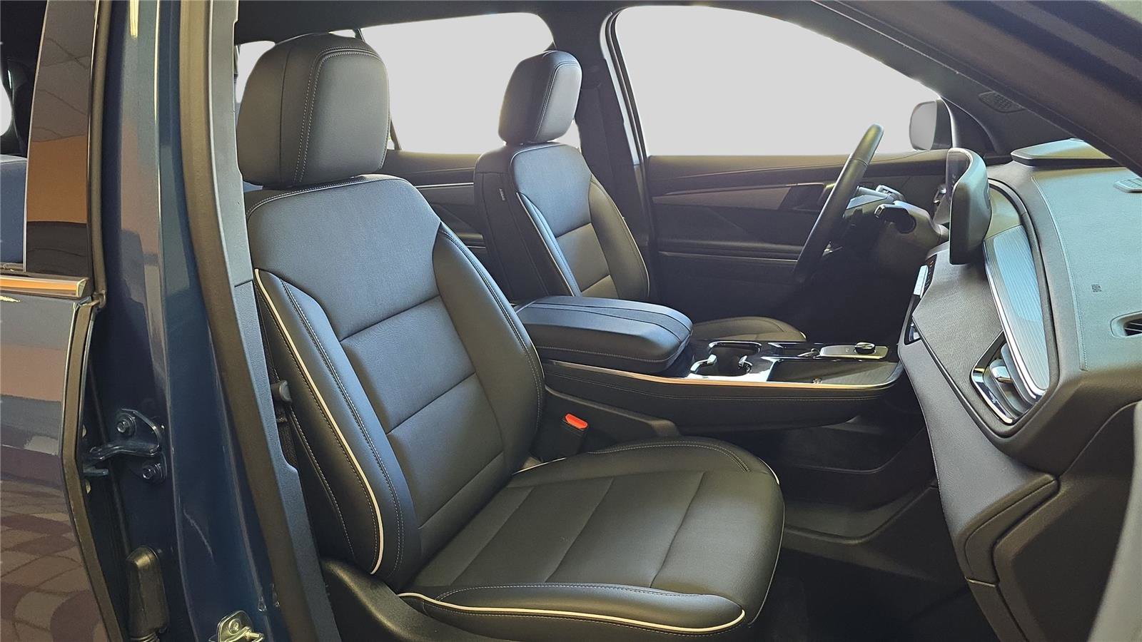 Used 2025 Buick Enclave Preferred image 12