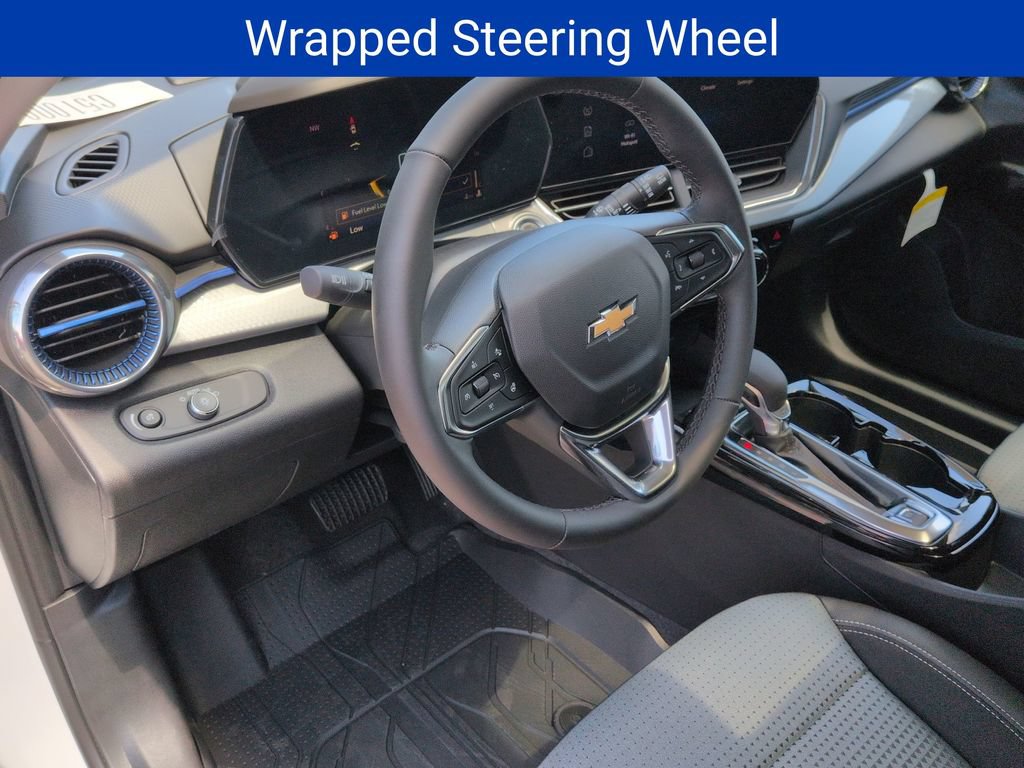New 2026 Chevrolet Trax LT w/ Sunroof Package FWD image 11