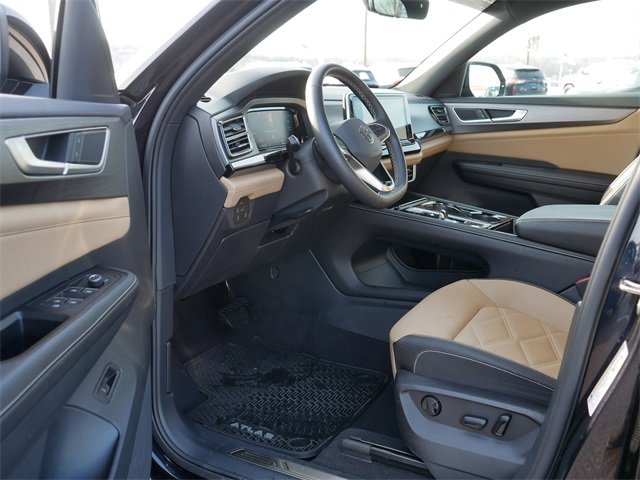 Certified 2024 Volkswagen Atlas Cross Sport SE image 12