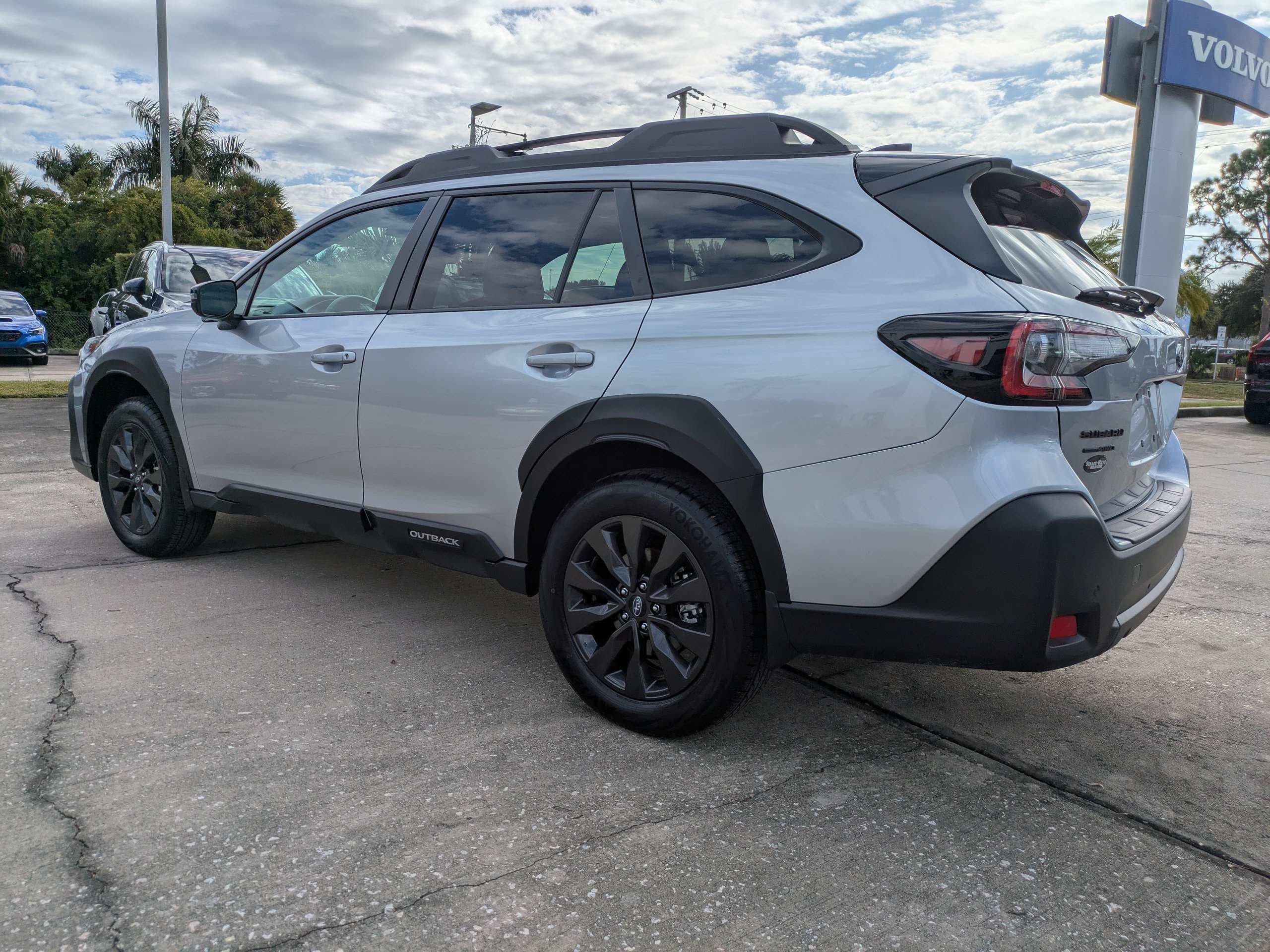 Certified 2025 Subaru Outback Onyx Edition w/ Popular Package #2 image 6