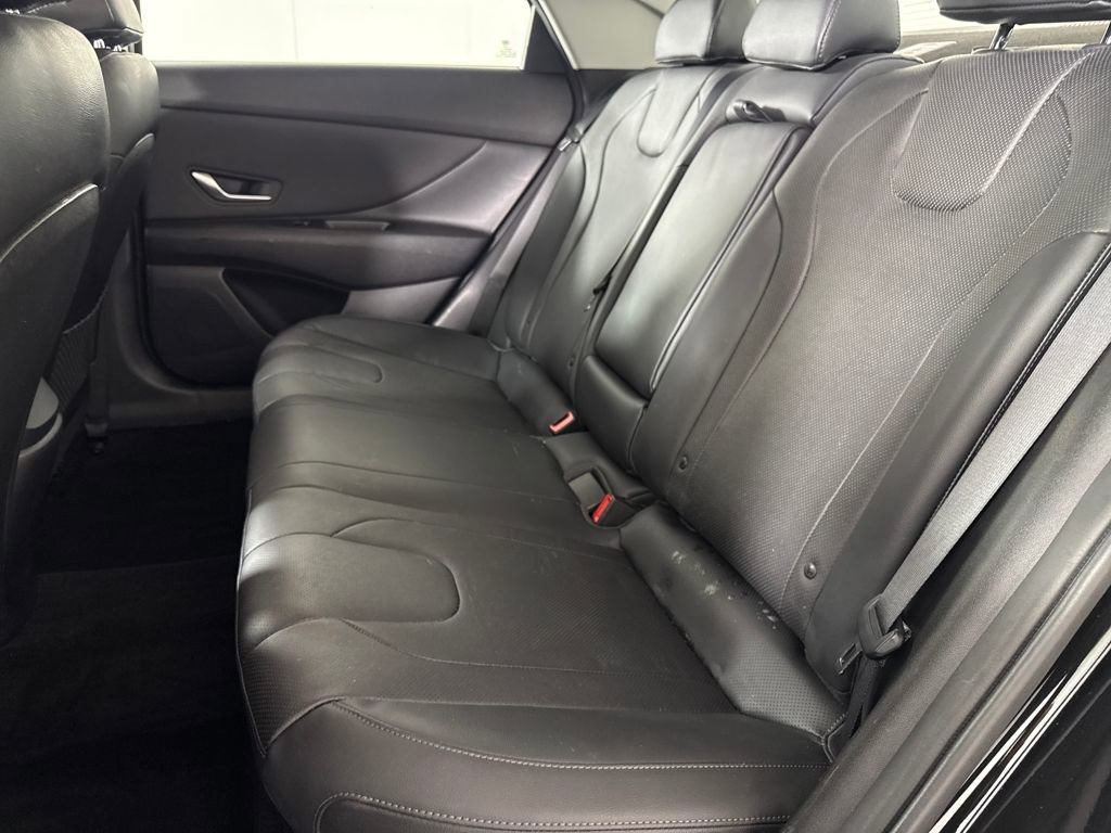 Used 2023 Hyundai Elantra Limited w/ Preferred Accessory Package image 15