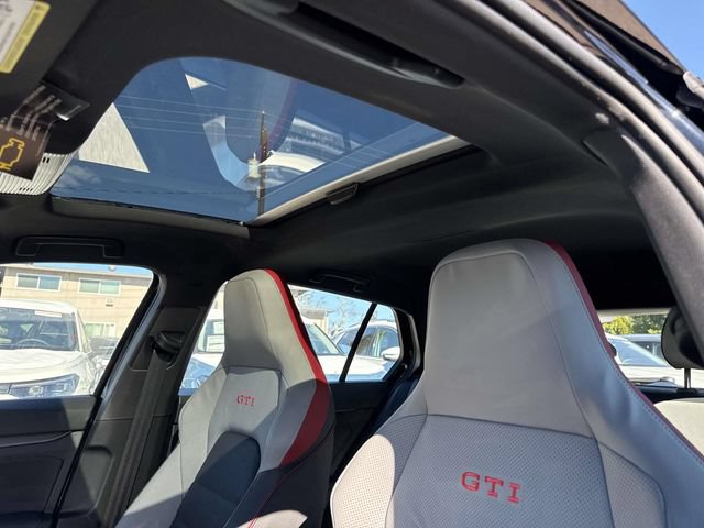 New 2026 Volkswagen GTI SE FWD image 25