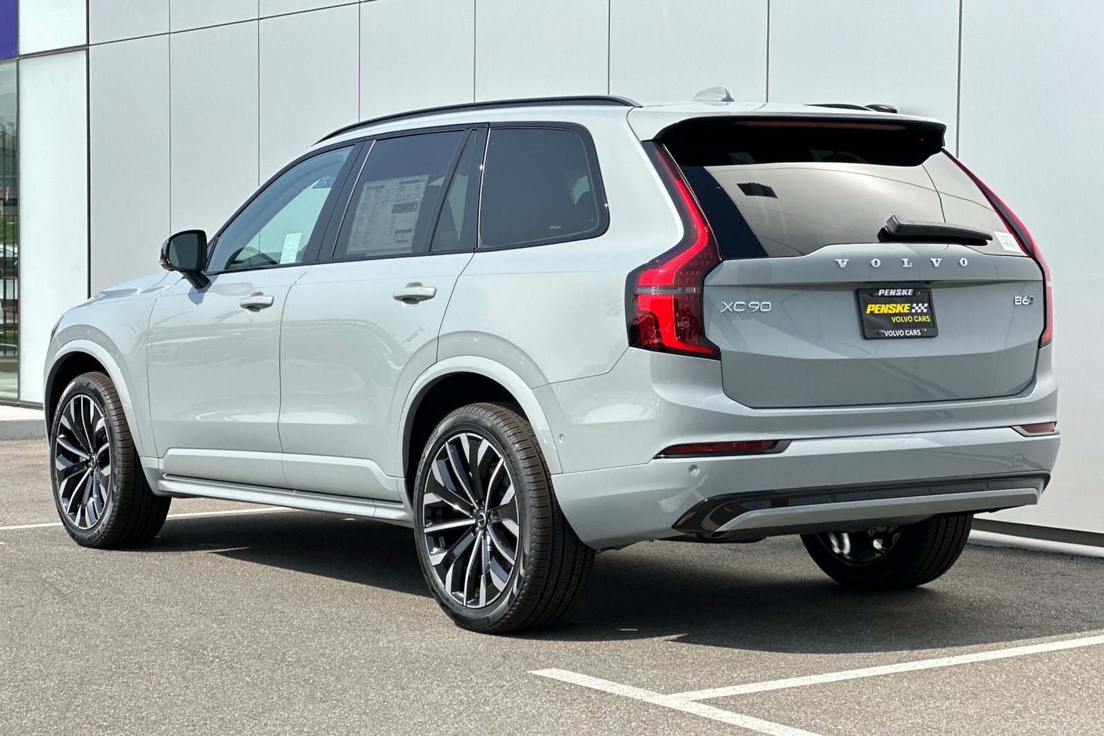 New 2026 Volvo XC90 B6 Ultra w/ Protection Package image 3