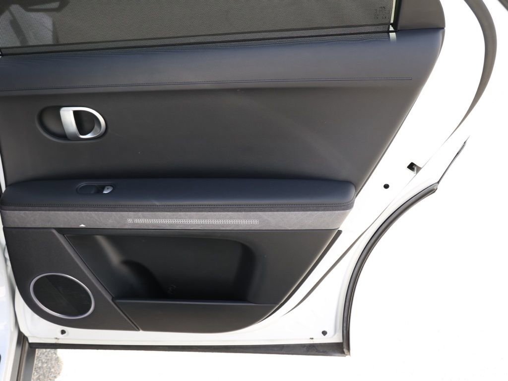 Used 2024 Hyundai Ioniq 5 Limited image 19