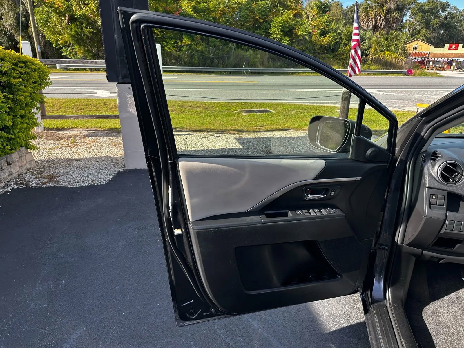 Used 2015 MAZDA MAZDA5 Sport image 20