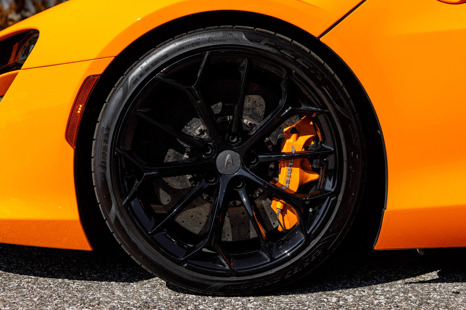 Used 2025 McLaren Artura image 26