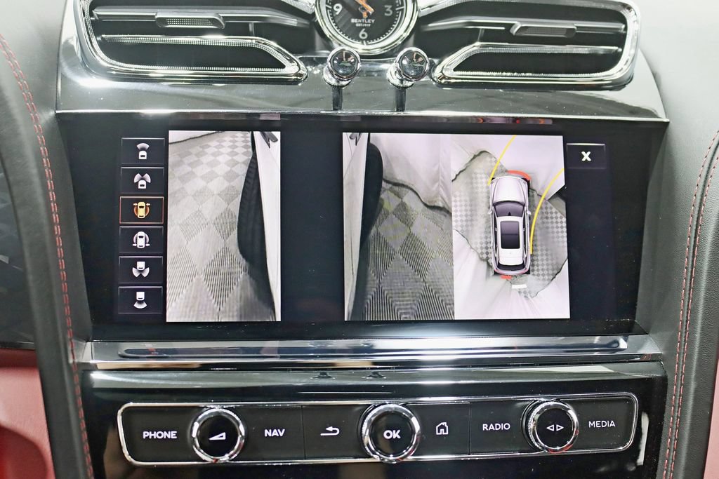 Used 2023 Bentley Bentayga AWD/4WD image 20