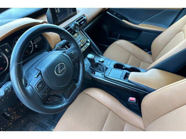 Used 2023 Lexus IS 300 w/ Comfort Package RWD image 10