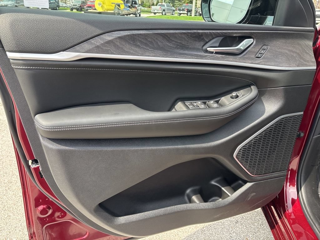 New 2026 Jeep Grand Cherokee L Limited AWD/4WD image 8