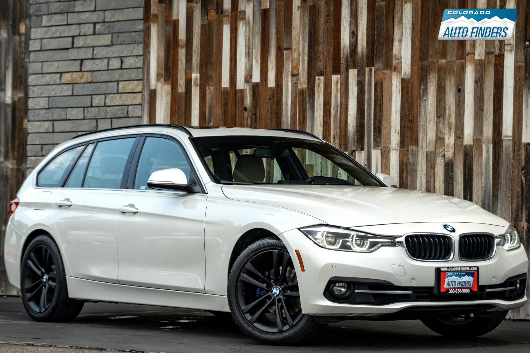 Used 2017 BMW 330i xDrive Wagon image 9