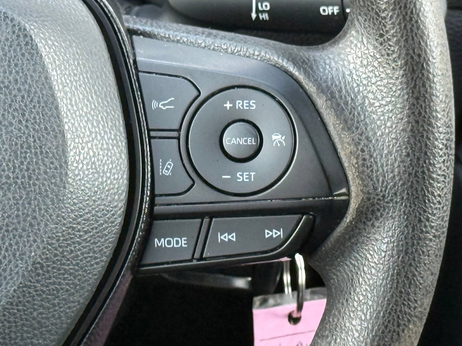 Used 2021 Toyota RAV4 LE AWD/4WD image 28