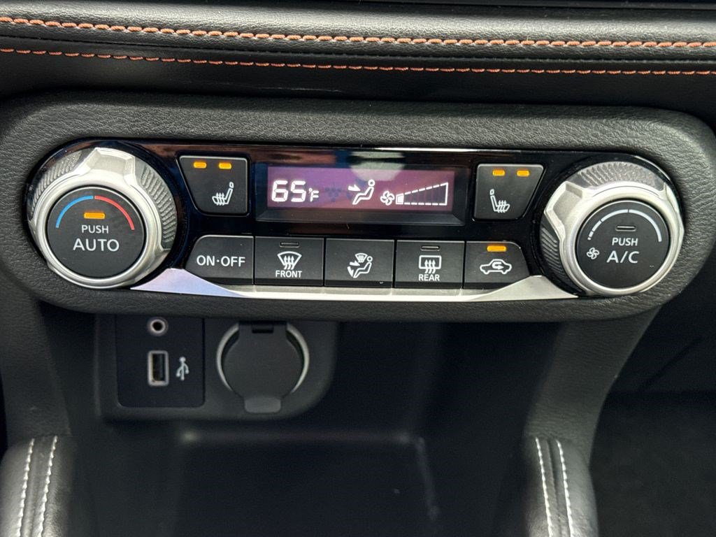Used 2020 Nissan Kicks SR w/ SR Premium Package FWD image 30