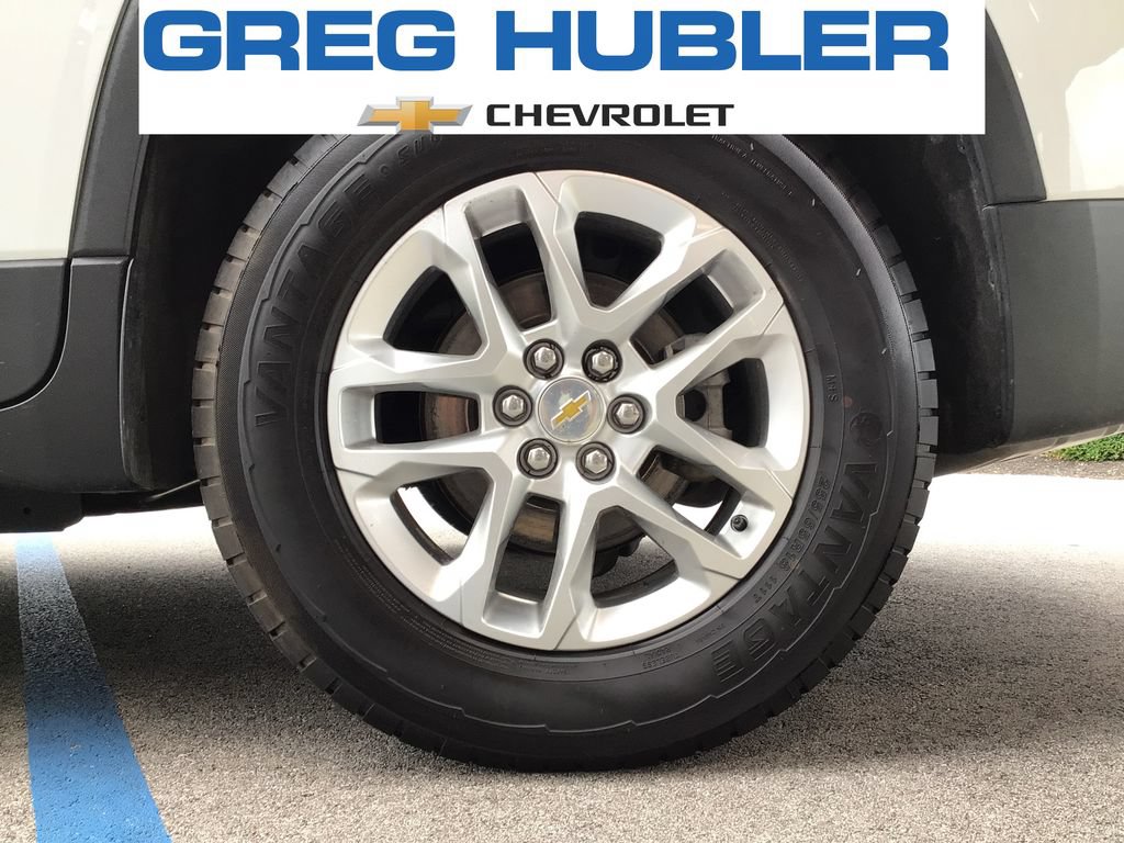 Used 2023 Chevrolet Traverse LS w/ Safety Package FWD image 18