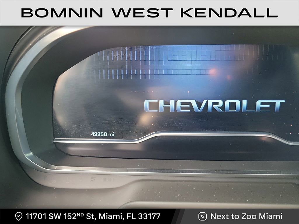 Used 2023 Chevrolet Suburban RST w/ Luxury Package image 13