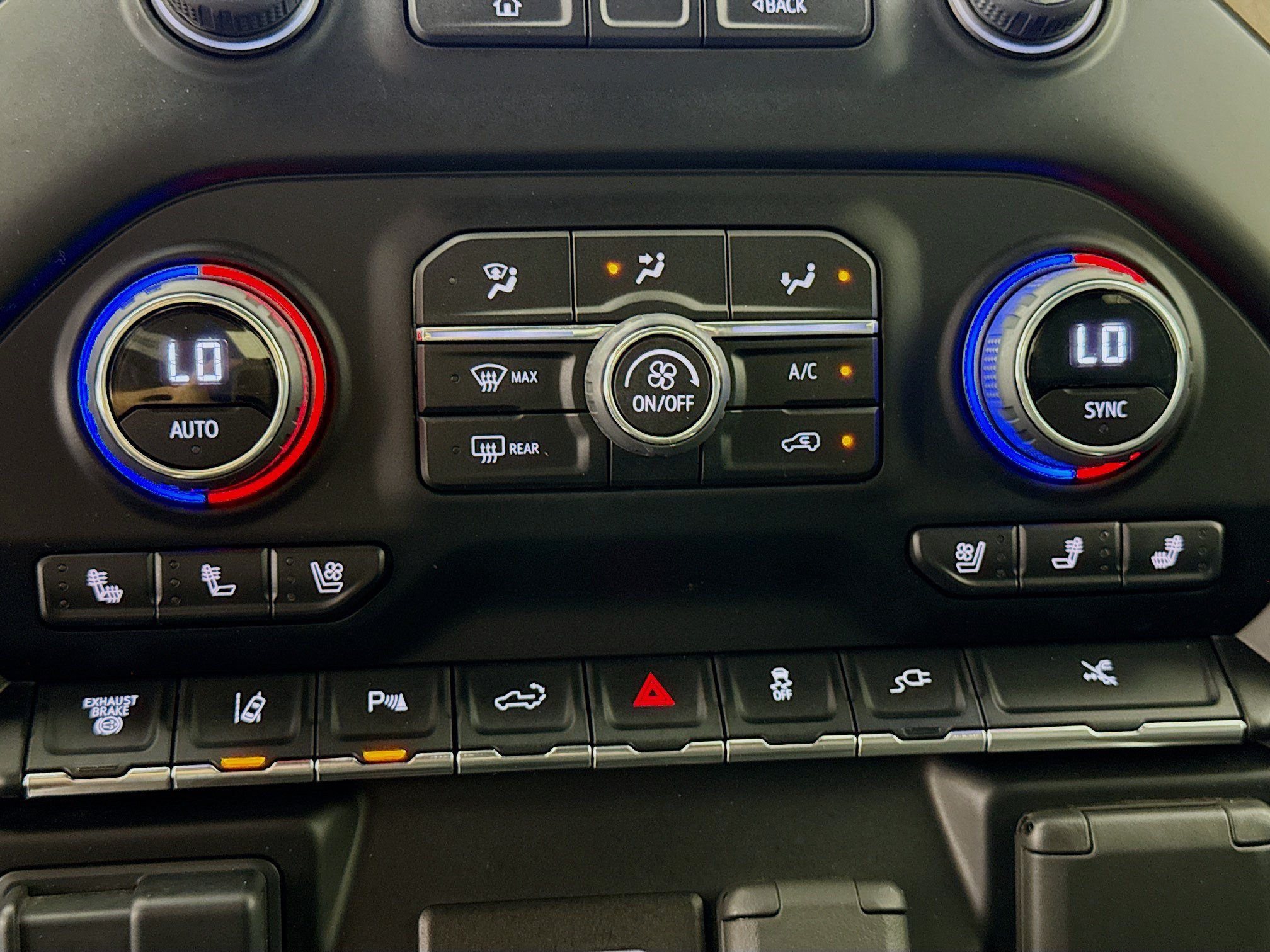 Used 2023 Chevrolet Silverado 3500 High Country AWD/4WD image 18