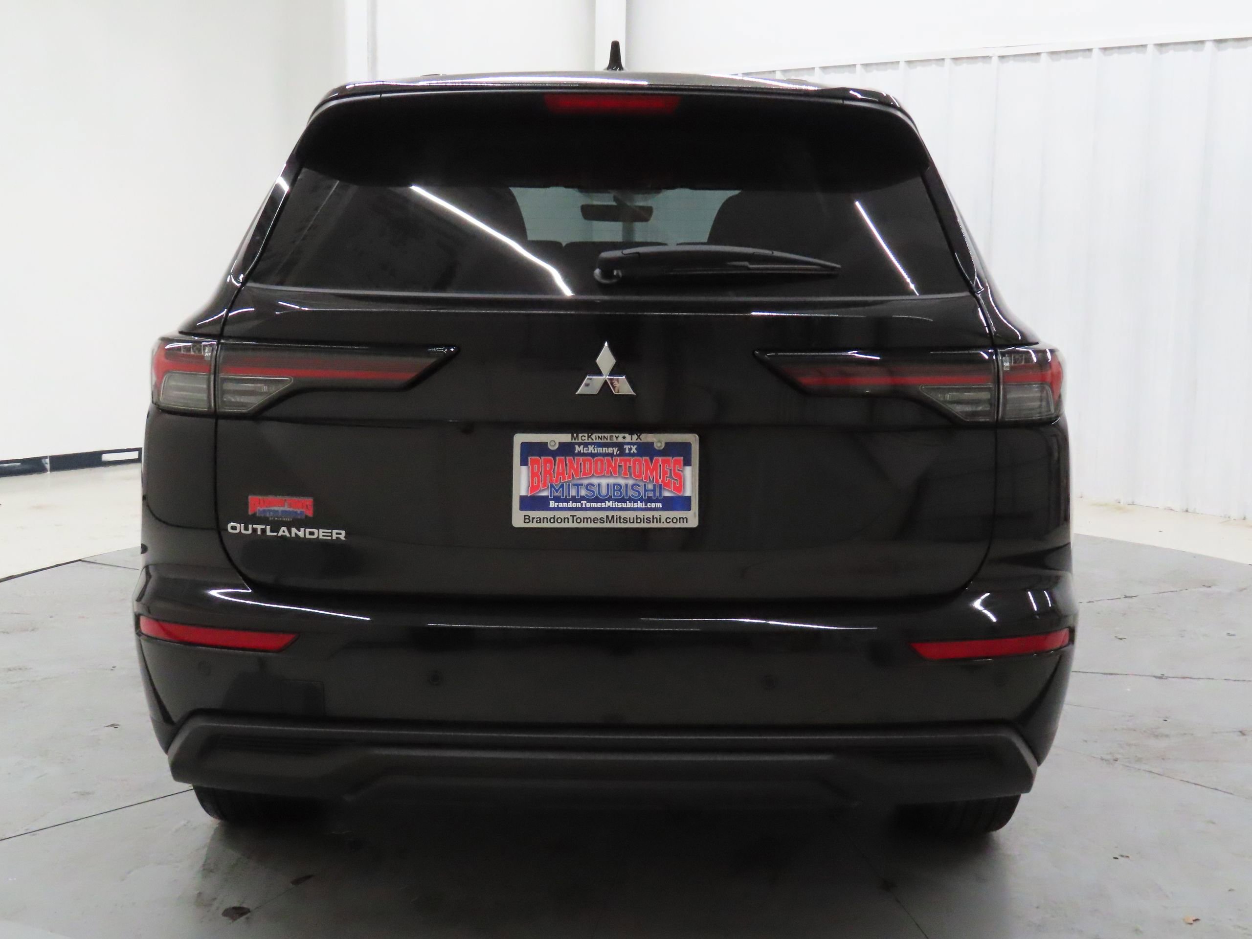 New 2026 Mitsubishi Outlander ES image 4