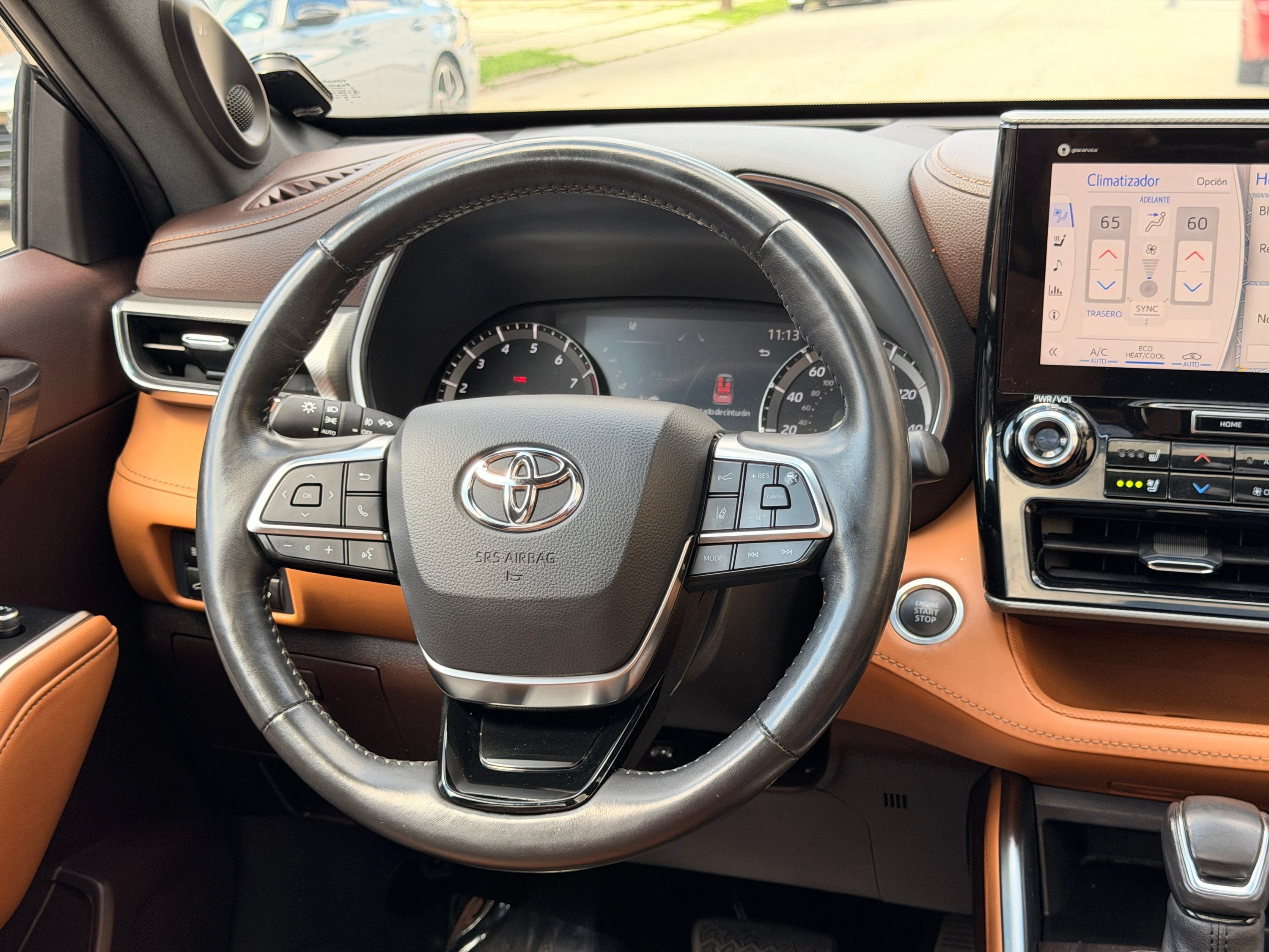 Used 2021 Toyota Highlander Platinum AWD/4WD image 30