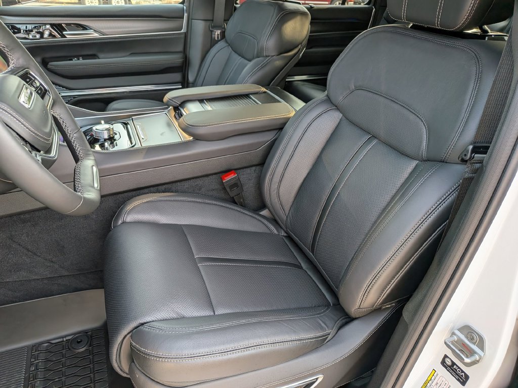 New 2026 Jeep Grand Wagoneer Summit w/ Premium Group III AWD/4WD image 15