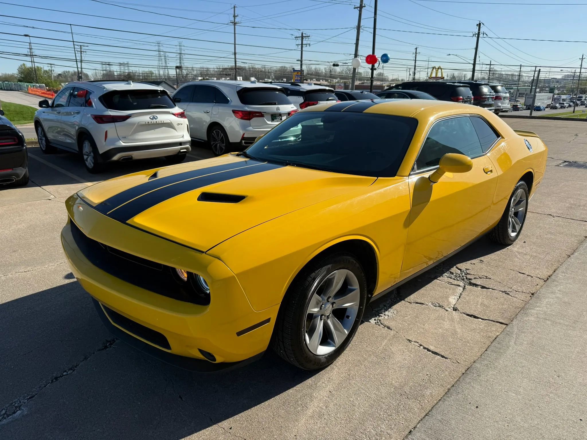 Used 2018 Dodge Challenger SXT w/ Driver Convenience Group RWD image 5