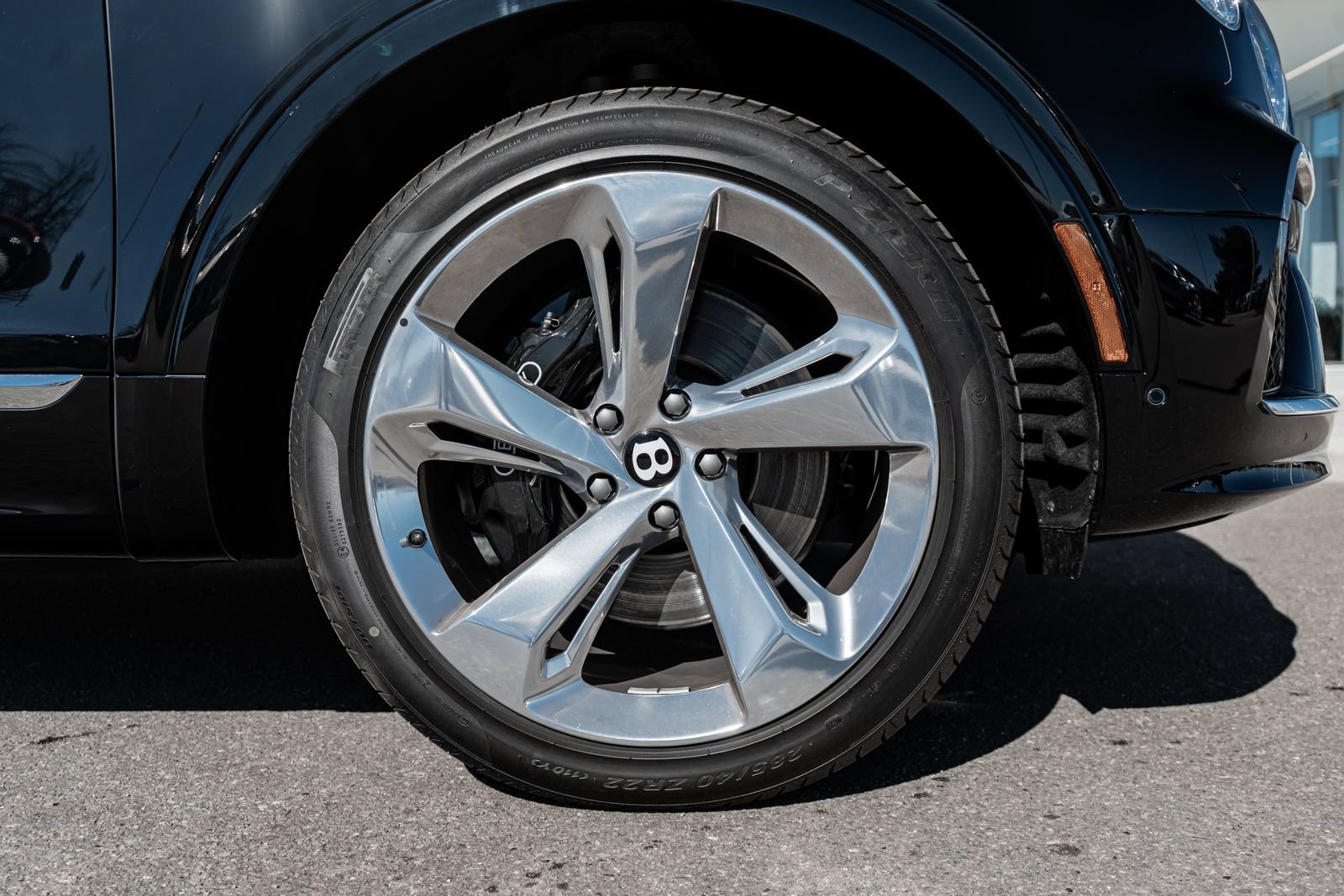 Certified 2024 Bentley Bentayga Extended Wheelbase AWD/4WD image 16