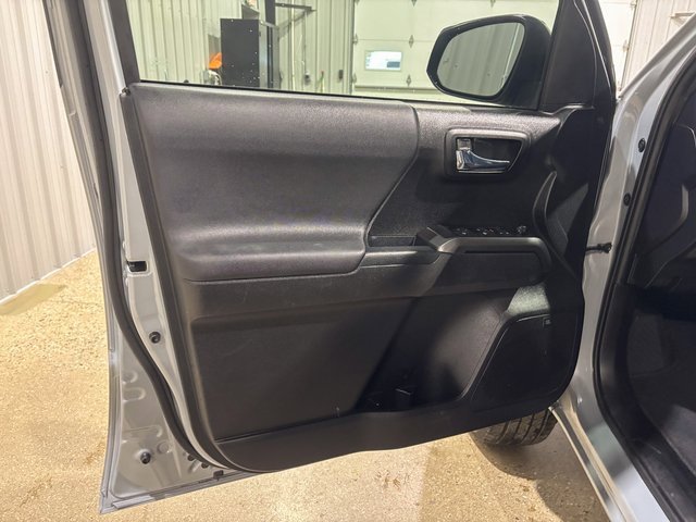 Used 2021 Toyota Tacoma TRD Off-Road w/ TRD Premium Off Road Package image 14