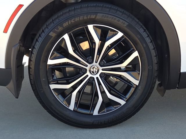 Used 2024 Toyota Crown XLE image 9