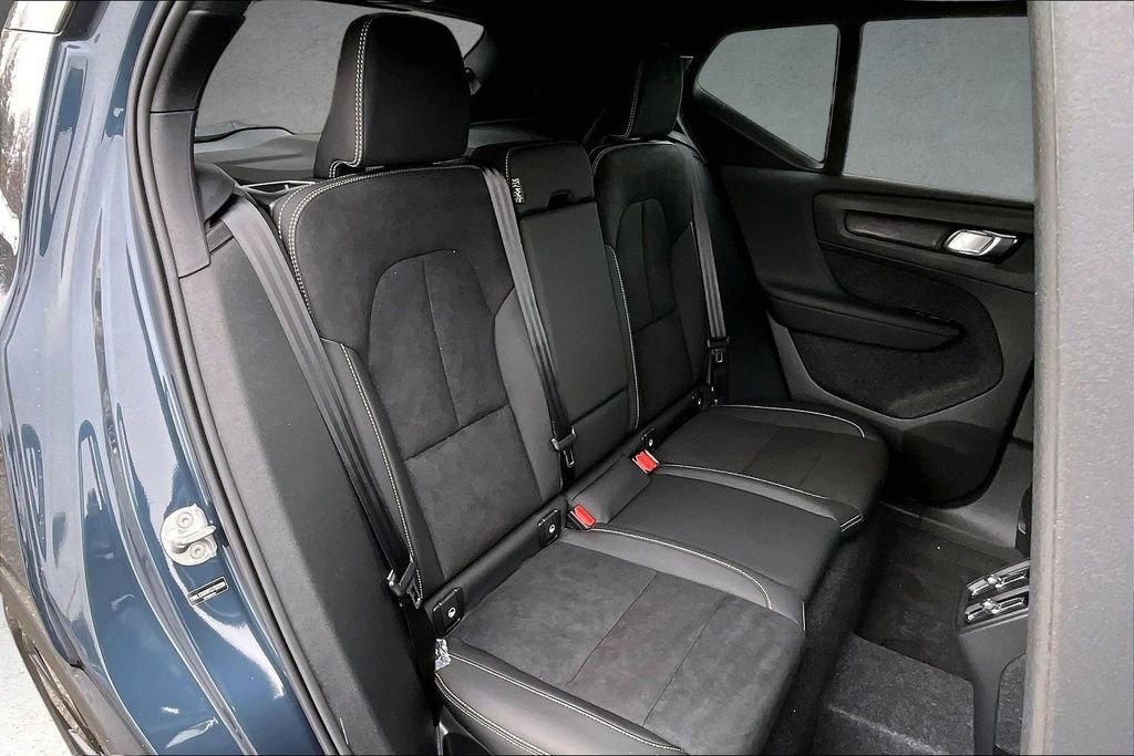 New 2026 Volvo XC40 B5 Ultra w/ Protection Package Premier image 10