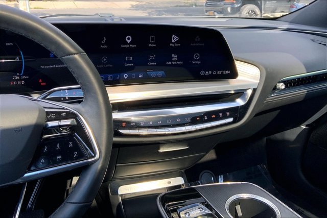 Used 2024 Cadillac Lyriq Luxury AWD/4WD image 5