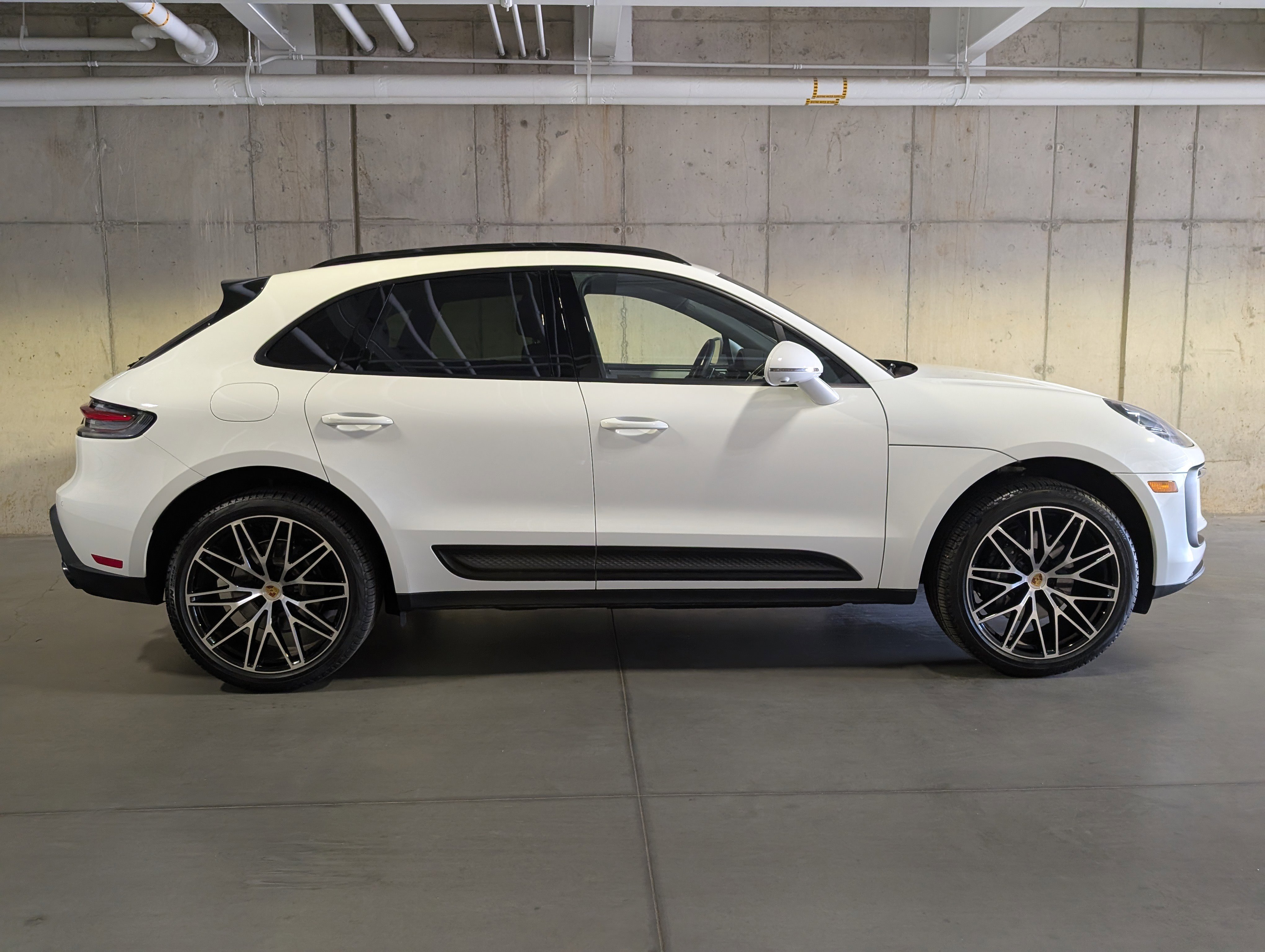 Certified 2026 Porsche Macan AWD/4WD image 10