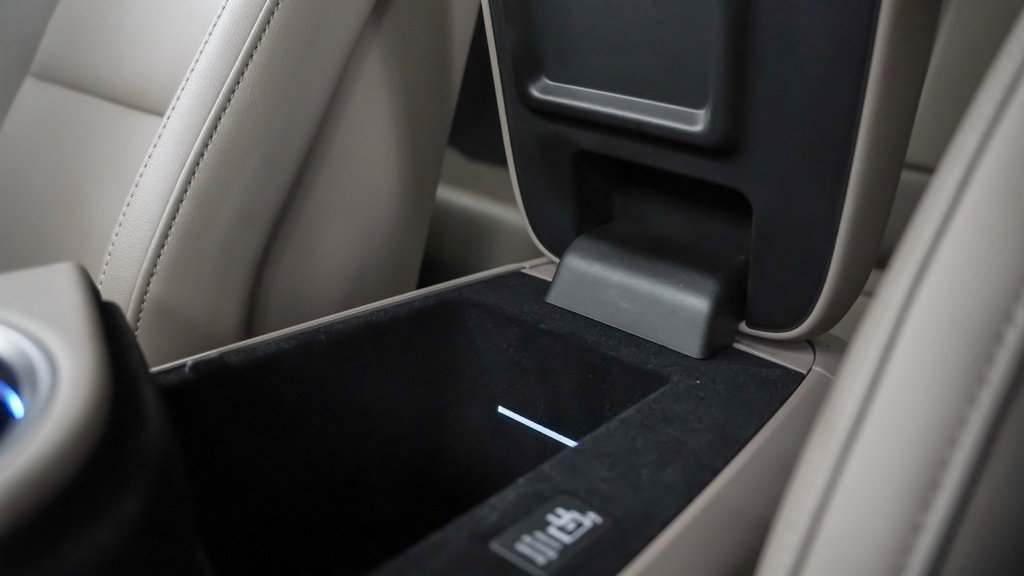 Certified 2025 Porsche Taycan 4S image 35