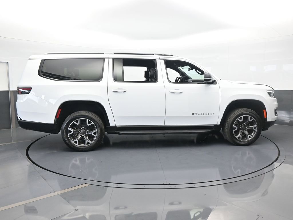 Used 2023 Jeep Wagoneer L Series III w/ Preferred Equipment Group image 7