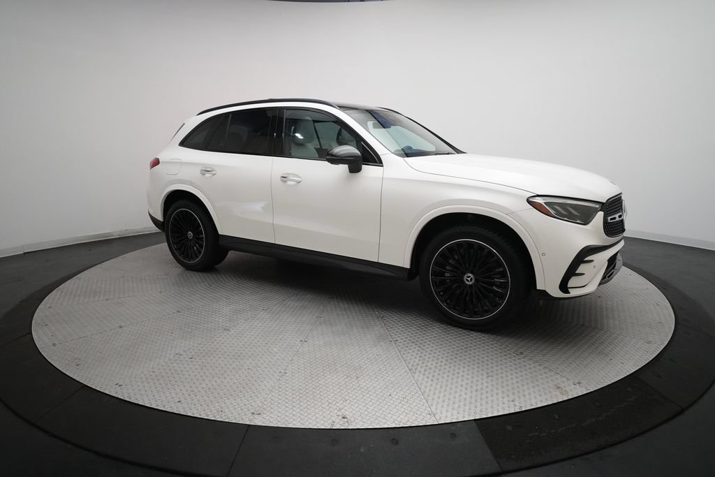 Used 2025 Mercedes-Benz GLC 300 4MATIC image 37