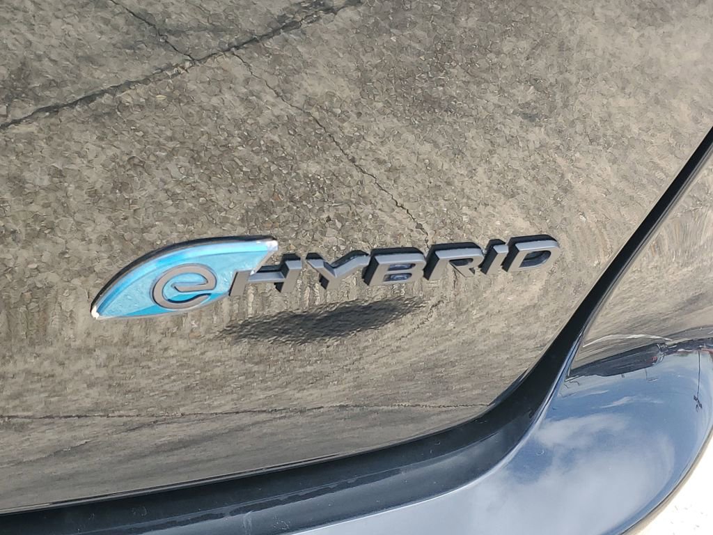 Used 2024 Chrysler Pacifica Premium image 32