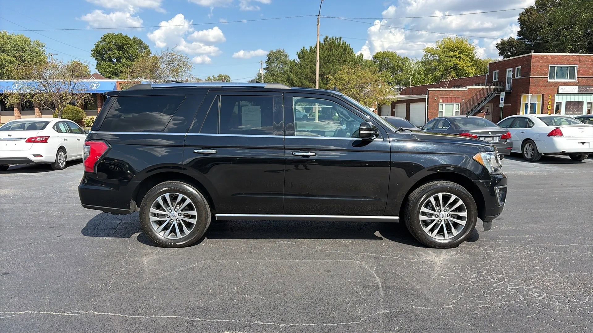 Used 2018 Ford Expedition Limited image 4