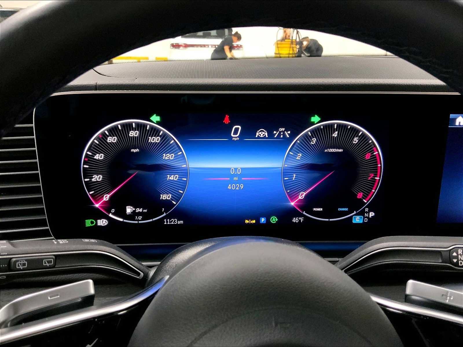 Used 2025 Mercedes-Benz GLE 450 4MATIC image 29