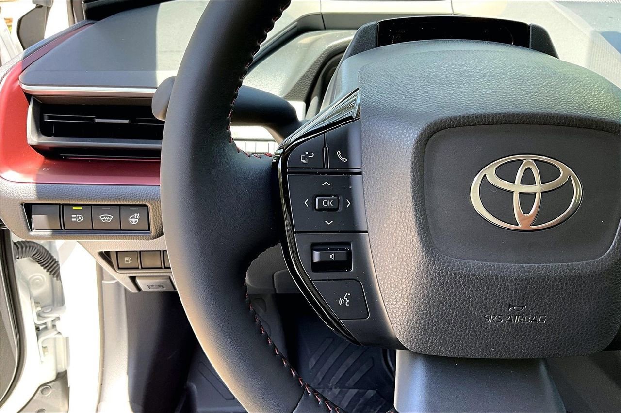 Used 2026 Toyota Prius Plug-In Hybrid image 10