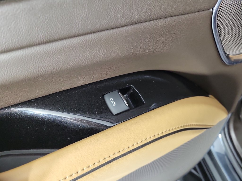 Used 2021 Cadillac Escalade Sport RWD image 16