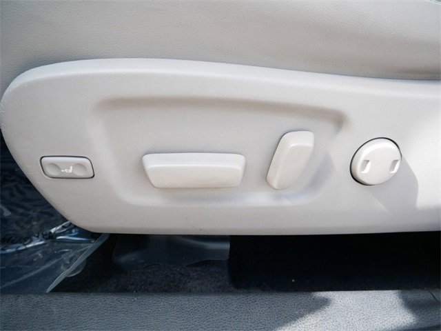 Used 2015 Toyota Highlander XLE image 15
