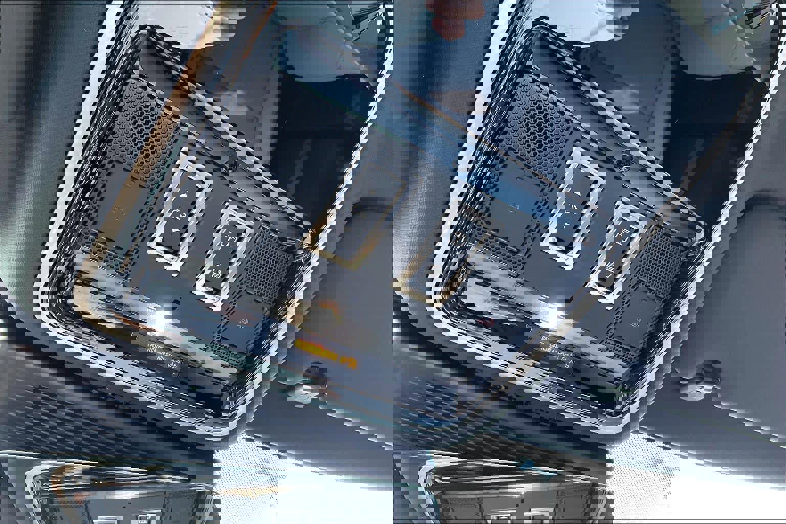 New 2026 Land Rover Range Rover Velar Dynamic SE image 22