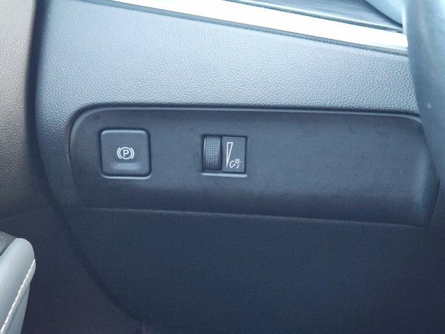 Used 2022 Buick Enclave Essence w/ Sport Touring Edition image 25