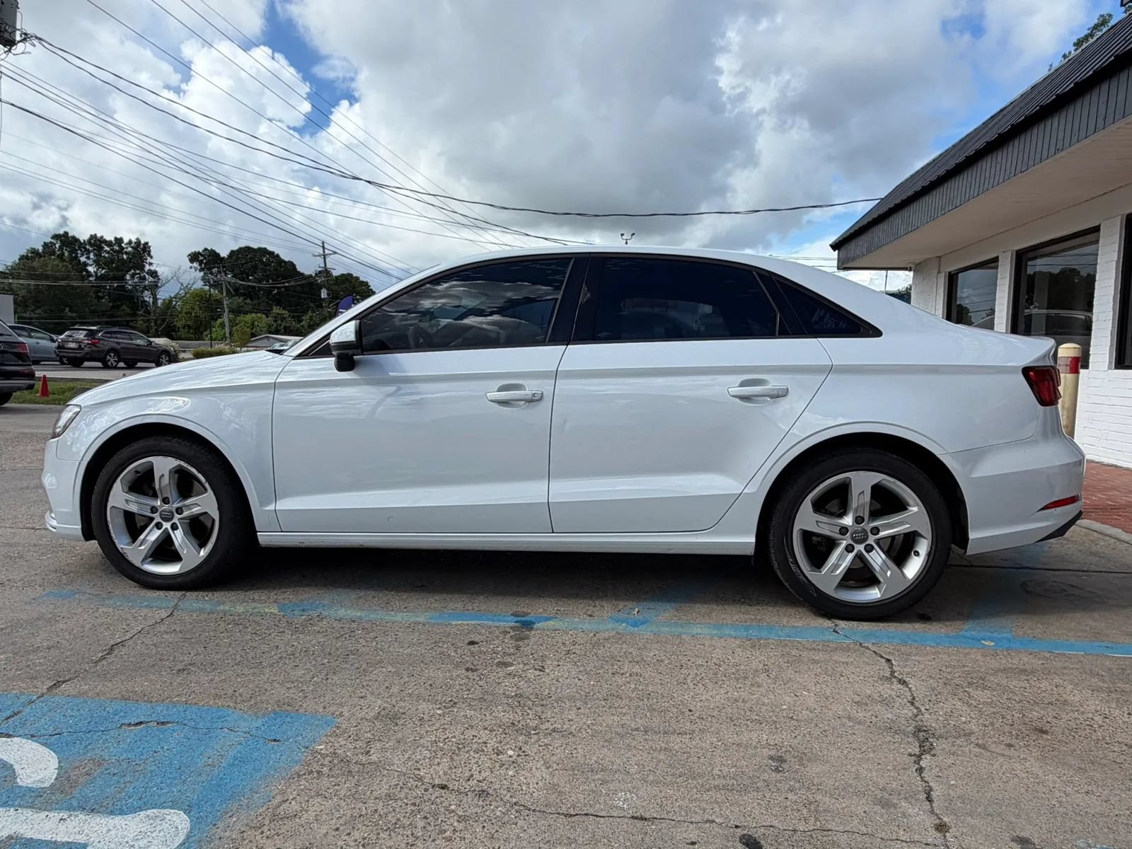 Used 2017 Audi A3 2.0T Premium w/ Convenience Package FWD image 5